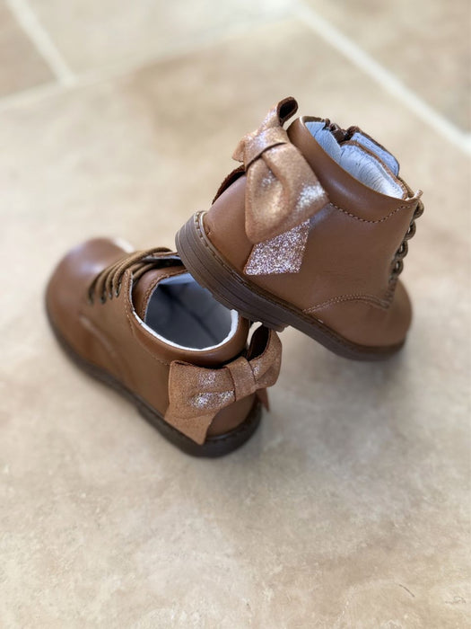 Chaussures enfant Camel avec noeud Bottine Caroline