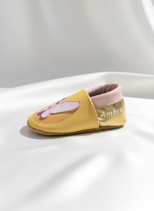chausson bébé avec une personnalisation prénom cadeau naissance  